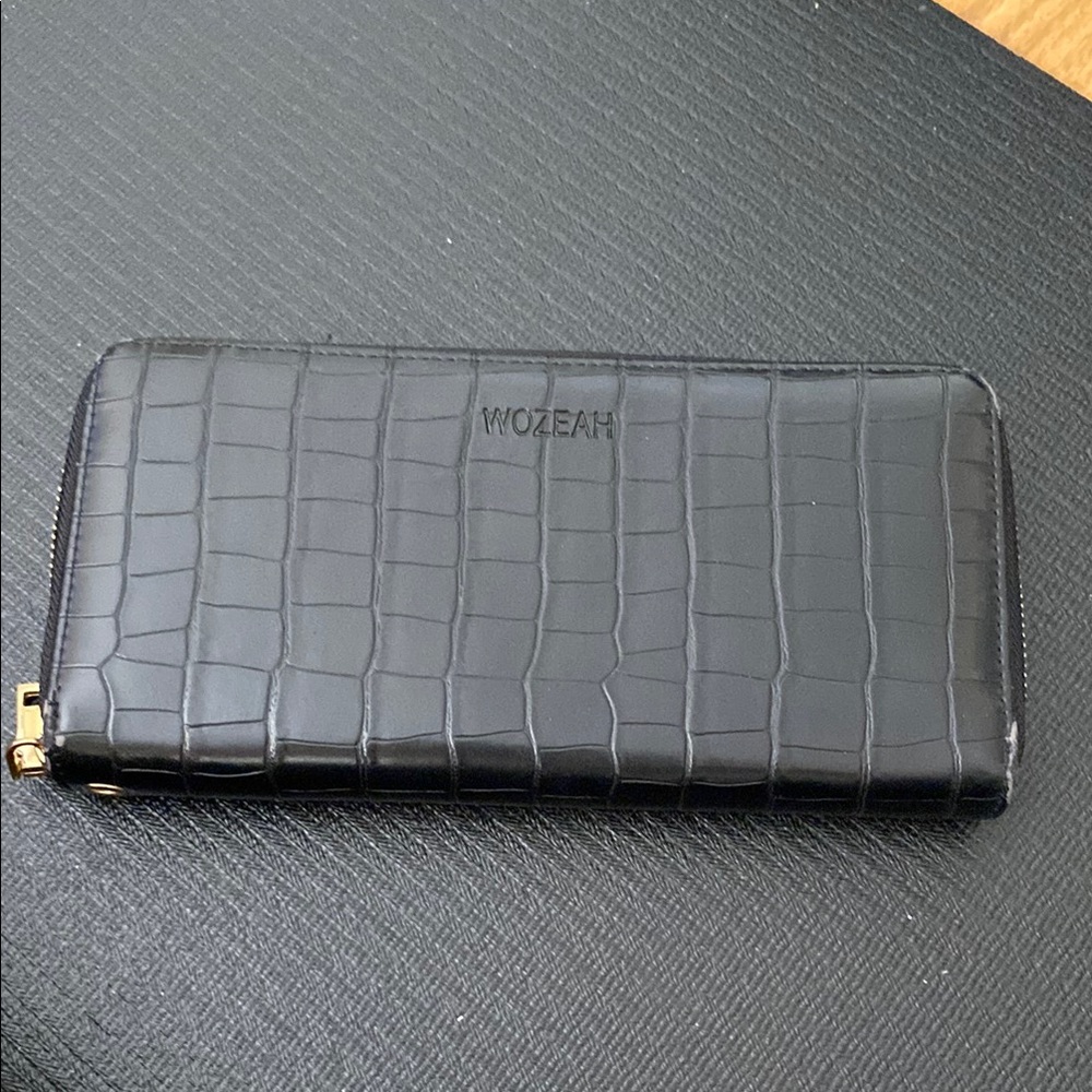 Black Crocodile Embossed Wallet